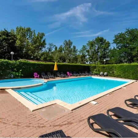 Camping Le Du Cedre *